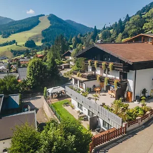 Vier Jahreszeiten Saalbach-Hinterglemm