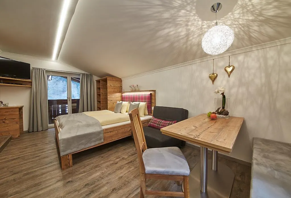 Landhaus Keil Saalbach-Hinterglemm 0*,